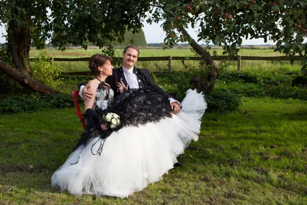 Brautpaar, Natur, Apfelbaum