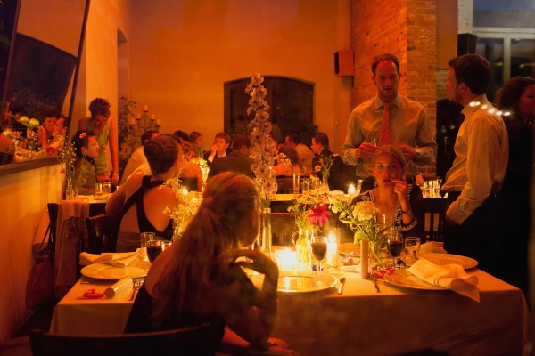 Festgesellschaft, Abendstimmung